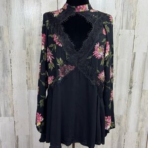 Daytrip Black Top with Pink Floral Accents‎